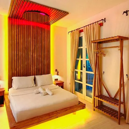 Banana Food & - Adults Only אלאקאטי