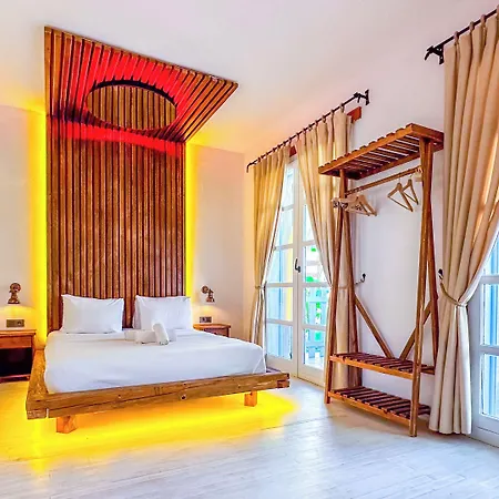 Banana Alacati Food & - Adults Only Otel