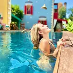 Banana Food&stay - Adults Only Otel 3*