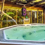 Otel Banana Food&stay - Adults Only