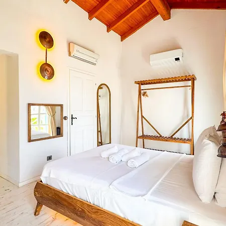 Banana Food & - Adults Only Hotel 3*