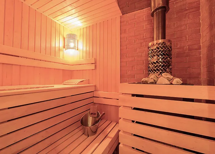 Banana Food&stay - Adults Only Hotel