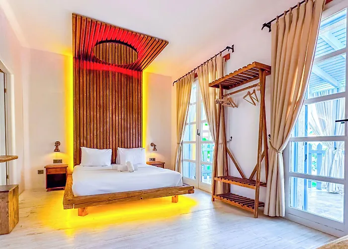 Banana Food&stay - Adults Only Hotel